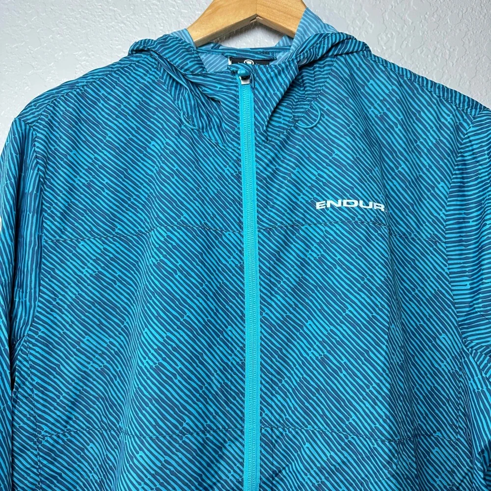 Endura Hummvee WP‎ Shell Jacket Hooded Lightweight Rain Wind Size M